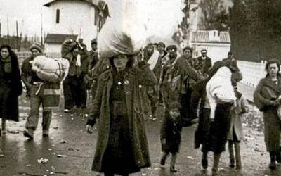 Alde egin behar, irauteko