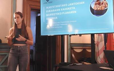 iIkastetxeetako jantokian elikagaien xahuketa' egitasmoaz elean