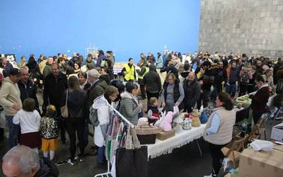 Azoka, bertakoa eta aberatsa