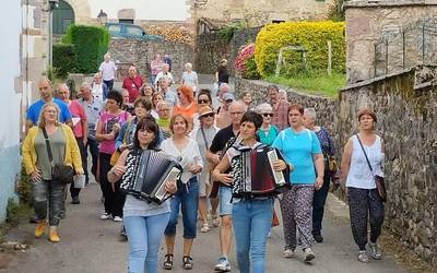Baztan kantuz ekimenak Anizen eginen du geldialdia igande honetan