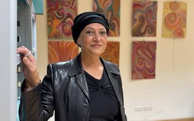 Bibliotekako eremuan erakusketa berria jarri dute