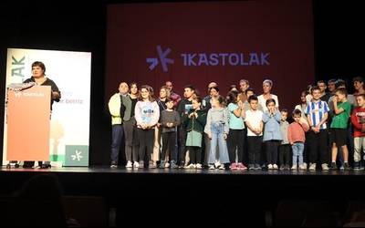 Ikastolek ikasturte hasierako ekitaldia egin dute Bergaran, marka berriarekin