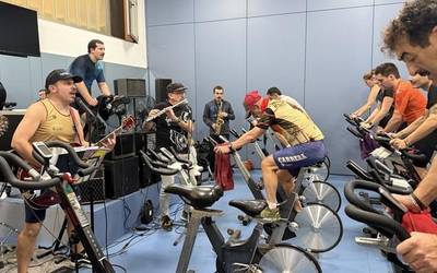 Rock musika bidelagun, spinning saioa egin dute MovemBer Garako kideek