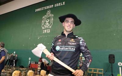 [ARGAZKIAK] Iker Vicentek historia egin du Donezteben eta Nafarroako hamaigarren txapela jantzi du