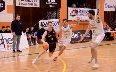 Seigarren garaipena poltsikoratuta omendu ditu ISBk min hartutako jokalariak