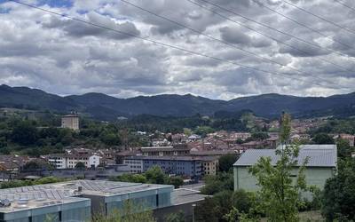 Sei etxebizitzatan egin dute lapurretan asteburuan Oñatin