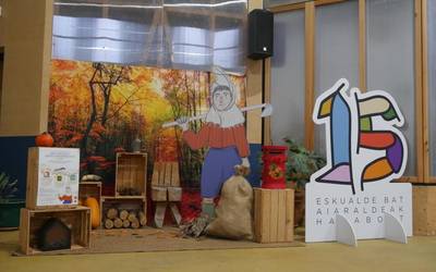 Idatzi Mari Domingiri eskutitza eta jaso erantzuna bueltan