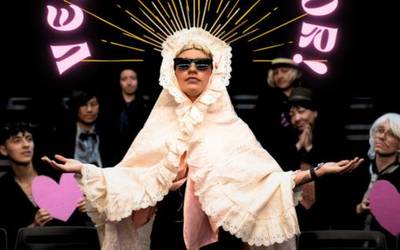 Paperak lortzeko ezkontza da benetako amodioa?