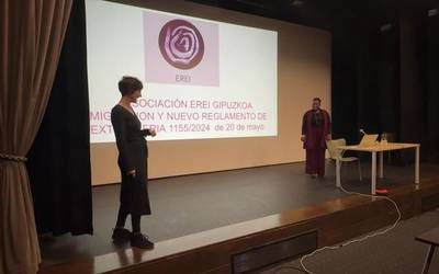 Atzerritartasunaren inguruko hitzaldia eman du Mariama Niang Sylla abokatuak Oñatin