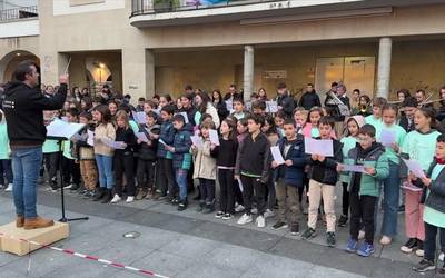 Santa Zezilia eguna ospatu dute Aretxabaletako musika eskolako kideek