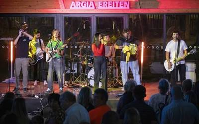 Bidean erromeria: "Lagun-arteko kontua da hau; hor dago gure xarma"