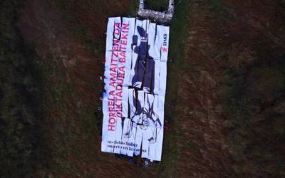 Trantsizioak ez zuela erregimen frankistarekin eten salatu du EHKSk, Intxortan