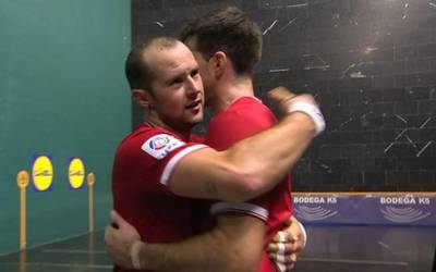 Pilota, areto futbola, paleta-goma eta futbola