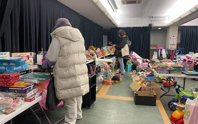 Elkartasun Azokarako materiala batzen hasi dira Iurretan