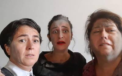 Evaren Alabak antzerki taldearen lana Iruritan