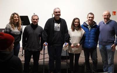 Julene Azpeitiaren aurtengo uztak jaso du bere saria