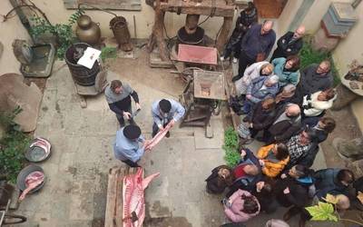 Txerrikien kultura zabaldu dute Artziniega Museoan, urteroko zitaren bidez