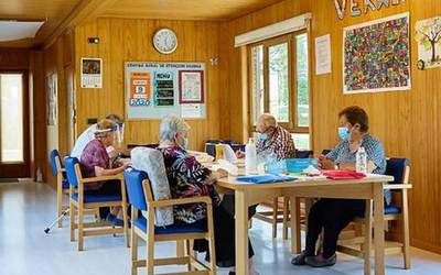 Aiarako Eguneko Arretarako Landa Zentroaren eskaintza ezagutzeko bi hitzordu antolatu dituzte