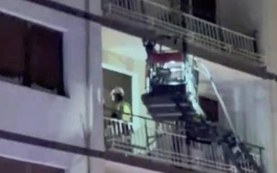 Emakume nagusi baten etxean sartu behar izan dira gaur goizean suhiltzaileak