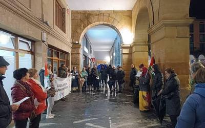 Saharak bere etorkizuna libreki erabaki dezan eskatu dute Isilune Zirkuluan