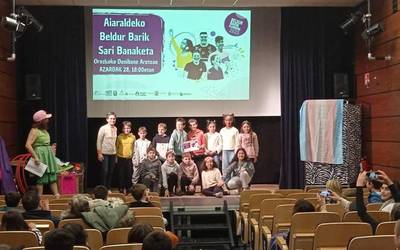 Eskualdeko 'Beldur barik!' lehiaketaren sari banaketa egin zuten ostiralean Orozkon