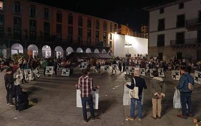 Bihar egingo dute presoen eskubideen aldeko azaroko elkarretaratzea