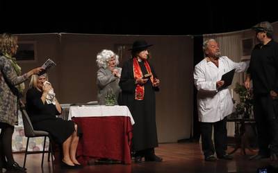 Antzerki topaketa egingo dute arratsaldean Santa Anan