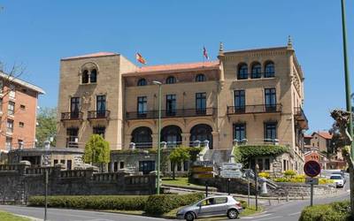 La Terraza eraikinaren ustiapena lagatzeko baimena ezetsi du Getxoko udalbatzak