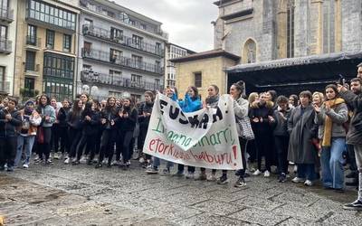 Albistegia: 2025-12-04