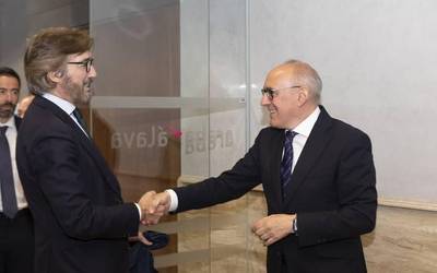 Euskararentzako aurrekontua erdira murrizteko eskatu du PPk