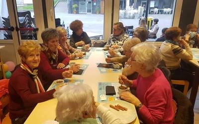 Beheko plaza elkarteak txokolatea txurroekin banatuko die bazkideei ostiralean