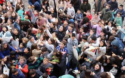 Haur eta gozokien festa San Nikolas boloan