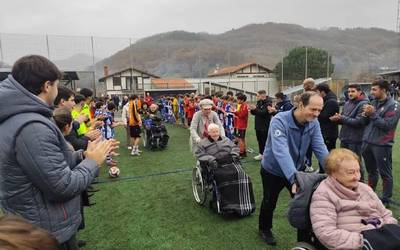 Osasuna nagusitu da Zelaieta futbol txapelketa solidarioan