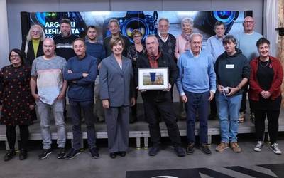 Aldundiak 2026ko egutegiaren aleak banatuko ditu zapatuan Soraluzen