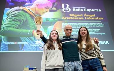 "Palista eliteek egutegian tartea uzten dute gurean jokatzeko"