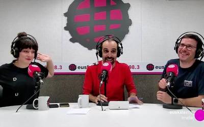 ‘Bizikleta gorriak’ proiektu solidarioaz Iosu Martirekin