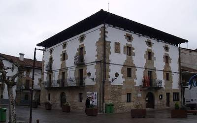 Bake epailea Lakuntzan, erlijio kulturako lokal berria Altsasun eta "giza eskubide urraketa larriak" jasandako beste biktima aitortza