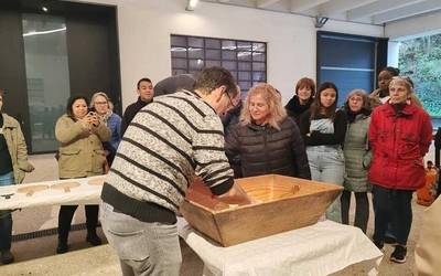 Euskaltegiko ikasleak, talo ikastaroan