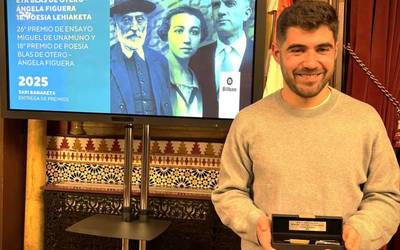 Jon Iturregi laudioarrak Blas de Otero-Angela Figuera poesia lehiaketa irabazi du