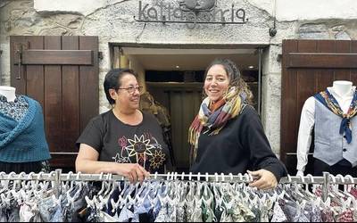 «Saiatzen naiz jendeari transmititzen nola joan egoki jantzita»