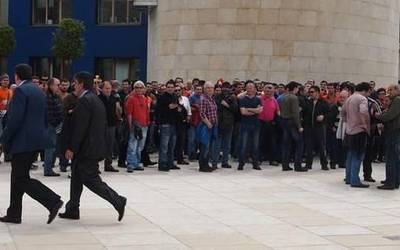 Tubos Reunidos ikertzen ari da Auzitegi Nazionala Leire Diezi ordainketak egiteagatik, SEPIko 112 milioi euroko mailegua lortzeko