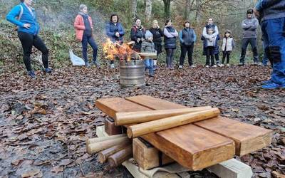 Neguari agurra egin diote Ugarten, inguruko mitologia ardatz hartuta