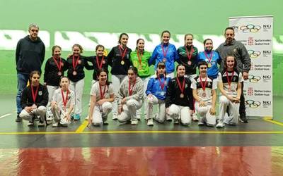 Nafarroako Kirol Jokoen lehen faseko finaletan izan dira eskualdeko neska pilotariak