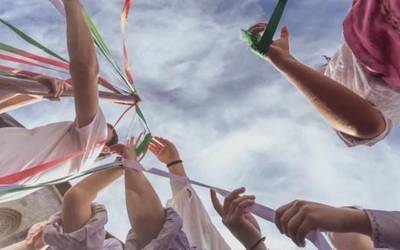 Albistegia: 2025-12-16