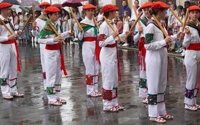 Heldu den asteartean bukatuko da Berako Gure Txokoa Dantza Taldean apuntatzeko epea
