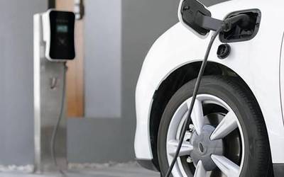 Eguraldia, zozketak, auto elektrikoak, politika eta  gizarte gaiak besteak beste