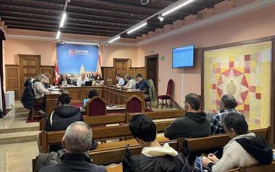 Finantzaketa ziurtatu gabe, gobernu taldeak ez du Maiztegiko jolastokia eraldatuko Iurretan