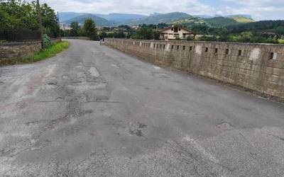 Amurrioko Udalak San Roke hiribidea eta Etxegoien bidea asfaltatzeko lanak egingo ditu