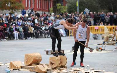 Aurtengo santamasetan ere ez da faltako Zaldibarko herri kirol erakustaldia