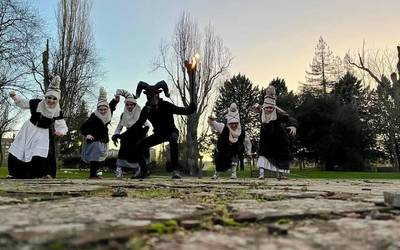 Galtzagorri eta momotxorroen atzetik